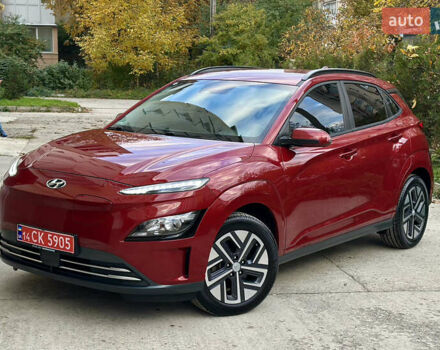 Красный Хендай Kona Electric, объемом двигателя 0 л и пробегом 84 тыс. км за 16950 $, фото 12 на Automoto.ua