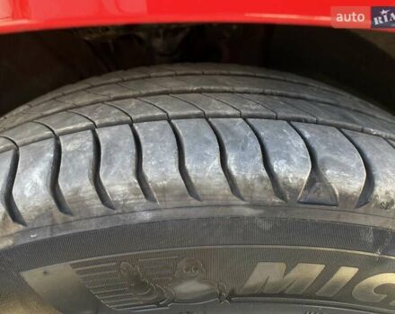 Красный Хендай Kona Electric, объемом двигателя 0 л и пробегом 113 тыс. км за 19950 $, фото 26 на Automoto.ua