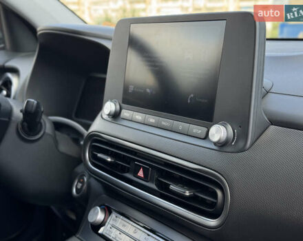 Красный Хендай Kona Electric, объемом двигателя 0 л и пробегом 53 тыс. км за 16900 $, фото 26 на Automoto.ua