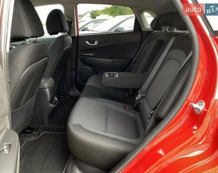 Красный Хендай Kona Electric, объемом двигателя 0 л и пробегом 117 тыс. км за 19200 $, фото 67 на Automoto.ua