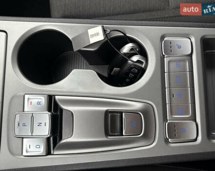 Красный Хендай Kona Electric, объемом двигателя 0 л и пробегом 89 тыс. км за 19799 $, фото 60 на Automoto.ua