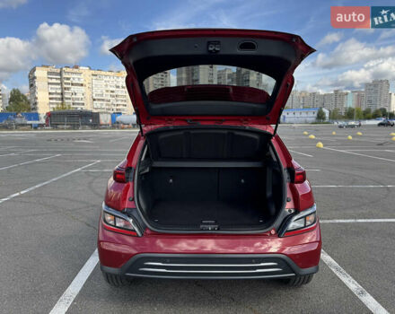 Красный Хендай Kona Electric, объемом двигателя 0 л и пробегом 53 тыс. км за 16900 $, фото 37 на Automoto.ua