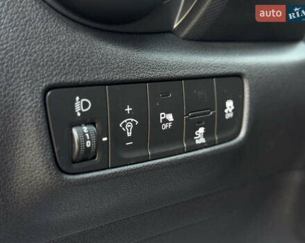 Красный Хендай Kona Electric, объемом двигателя 0 л и пробегом 53 тыс. км за 16900 $, фото 32 на Automoto.ua