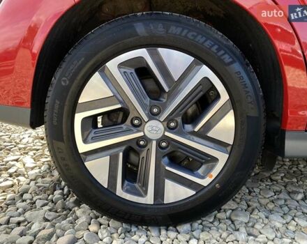 Красный Хендай Kona Electric, объемом двигателя 0 л и пробегом 117 тыс. км за 19200 $, фото 23 на Automoto.ua