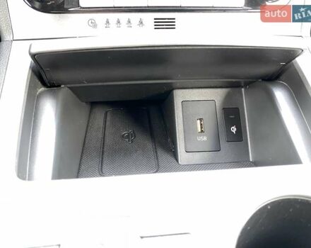 Красный Хендай Kona Electric, объемом двигателя 0 л и пробегом 117 тыс. км за 19200 $, фото 4 на Automoto.ua