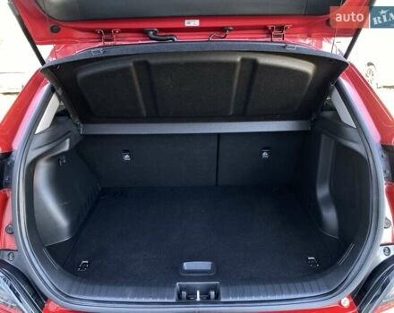 Красный Хендай Kona Electric, объемом двигателя 0 л и пробегом 113 тыс. км за 19950 $, фото 72 на Automoto.ua