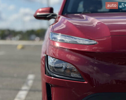 Красный Хендай Kona Electric, объемом двигателя 0 л и пробегом 53 тыс. км за 16900 $, фото 8 на Automoto.ua