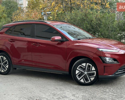 Красный Хендай Kona Electric, объемом двигателя 0 л и пробегом 84 тыс. км за 16950 $, фото 22 на Automoto.ua