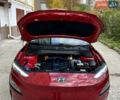 Красный Хендай Kona Electric, объемом двигателя 0 л и пробегом 84 тыс. км за 16950 $, фото 52 на Automoto.ua