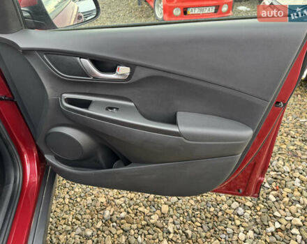 Красный Хендай Kona Electric, объемом двигателя 0 л и пробегом 51 тыс. км за 17999 $, фото 27 на Automoto.ua