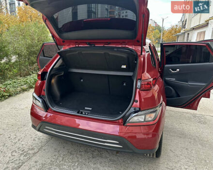Красный Хендай Kona Electric, объемом двигателя 0 л и пробегом 84 тыс. км за 16950 $, фото 59 на Automoto.ua