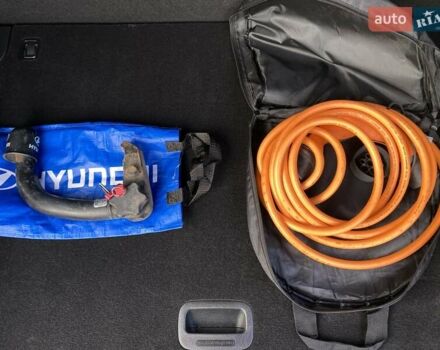 Красный Хендай Kona Electric, объемом двигателя 0 л и пробегом 117 тыс. км за 19200 $, фото 73 на Automoto.ua