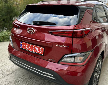 Красный Хендай Kona Electric, объемом двигателя 0 л и пробегом 84 тыс. км за 16950 $, фото 72 на Automoto.ua