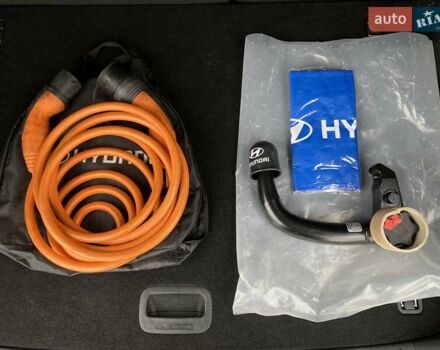 Червоний Хендай Kona Electric, об'ємом двигуна 0 л та пробігом 111 тис. км за 20700 $, фото 73 на Automoto.ua