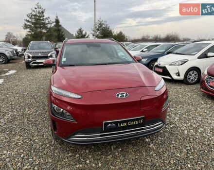 Красный Хендай Kona Electric, объемом двигателя 0 л и пробегом 51 тыс. км за 17999 $, фото 3 на Automoto.ua