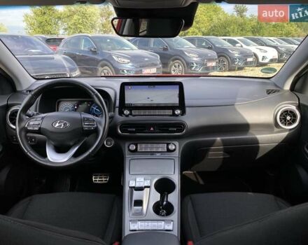 Красный Хендай Kona Electric, объемом двигателя 0 л и пробегом 117 тыс. км за 19200 $, фото 35 на Automoto.ua