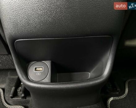 Красный Хендай Kona Electric, объемом двигателя 0 л и пробегом 117 тыс. км за 19200 $, фото 68 на Automoto.ua