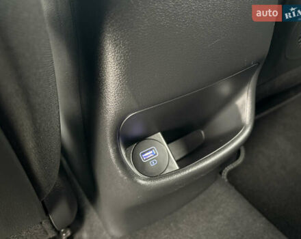 Красный Хендай Kona Electric, объемом двигателя 0 л и пробегом 89 тыс. км за 19799 $, фото 47 на Automoto.ua