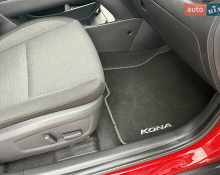 Красный Хендай Kona Electric, объемом двигателя 0 л и пробегом 89 тыс. км за 19799 $, фото 52 на Automoto.ua