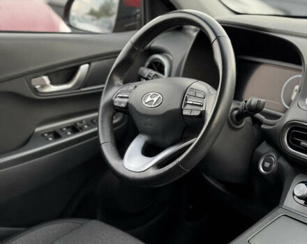 Красный Хендай Kona Electric, объемом двигателя 0 л и пробегом 51 тыс. км за 17999 $, фото 35 на Automoto.ua
