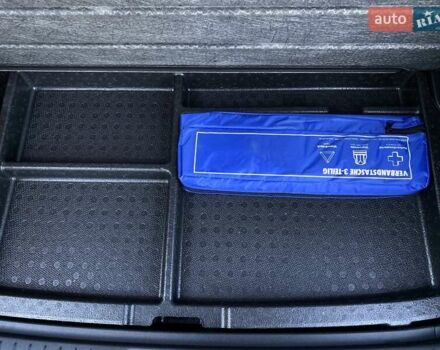 Красный Хендай Kona Electric, объемом двигателя 0 л и пробегом 113 тыс. км за 19950 $, фото 73 на Automoto.ua