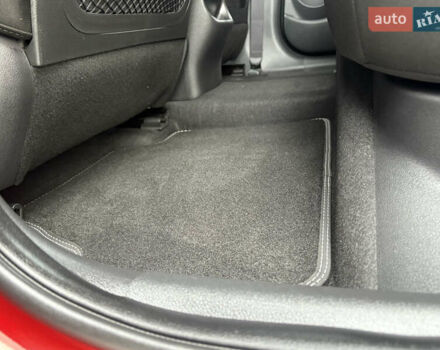 Красный Хендай Kona Electric, объемом двигателя 0 л и пробегом 89 тыс. км за 19799 $, фото 45 на Automoto.ua