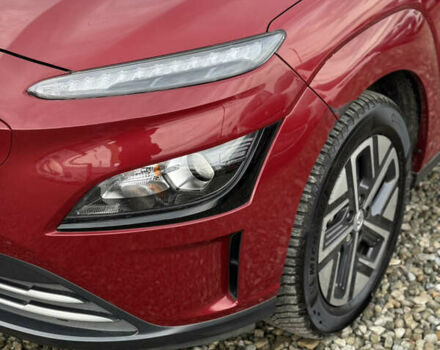 Красный Хендай Kona Electric, объемом двигателя 0 л и пробегом 51 тыс. км за 17999 $, фото 38 на Automoto.ua