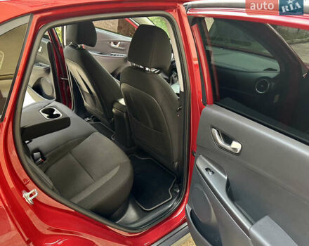 Красный Хендай Kona Electric, объемом двигателя 0 л и пробегом 84 тыс. км за 16950 $, фото 60 на Automoto.ua