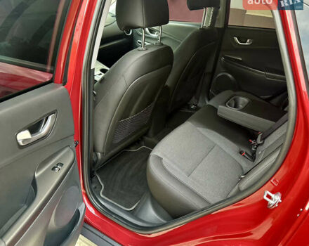 Красный Хендай Kona Electric, объемом двигателя 0 л и пробегом 84 тыс. км за 16950 $, фото 40 на Automoto.ua