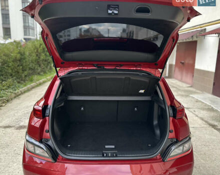 Красный Хендай Kona Electric, объемом двигателя 0 л и пробегом 84 тыс. км за 16950 $, фото 43 на Automoto.ua