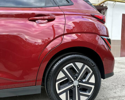 Красный Хендай Kona Electric, объемом двигателя 0 л и пробегом 84 тыс. км за 16950 $, фото 68 на Automoto.ua