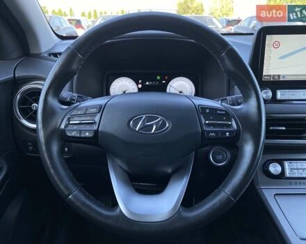 Красный Хендай Kona Electric, объемом двигателя 0 л и пробегом 113 тыс. км за 19950 $, фото 33 на Automoto.ua