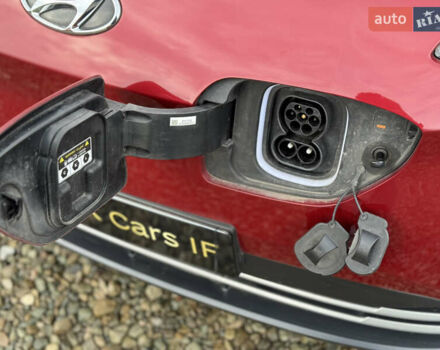 Красный Хендай Kona Electric, объемом двигателя 0 л и пробегом 51 тыс. км за 17999 $, фото 37 на Automoto.ua