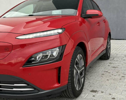 Красный Хендай Kona Electric, объемом двигателя 0 л и пробегом 89 тыс. км за 19799 $, фото 12 на Automoto.ua
