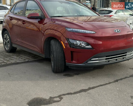 Красный Хендай Kona Electric, объемом двигателя 0 л и пробегом 100 тыс. км за 17200 $, фото 4 на Automoto.ua
