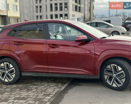 Красный Хендай Kona Electric, объемом двигателя 0 л и пробегом 100 тыс. км за 17200 $, фото 21 на Automoto.ua