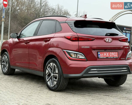 Красный Хендай Kona Electric, объемом двигателя 0 л и пробегом 17 тыс. км за 16999 $, фото 1 на Automoto.ua