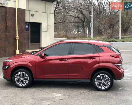 Красный Хендай Kona Electric, объемом двигателя 0 л и пробегом 104 тыс. км за 18200 $, фото 21 на Automoto.ua