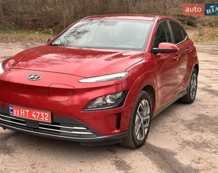 Красный Хендай Kona Electric, объемом двигателя 0 л и пробегом 87 тыс. км за 18500 $, фото 3 на Automoto.ua