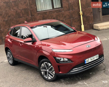 Красный Хендай Kona Electric, объемом двигателя 0 л и пробегом 104 тыс. км за 18200 $, фото 1 на Automoto.ua