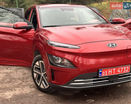 Красный Хендай Kona Electric, объемом двигателя 0 л и пробегом 87 тыс. км за 18500 $, фото 12 на Automoto.ua