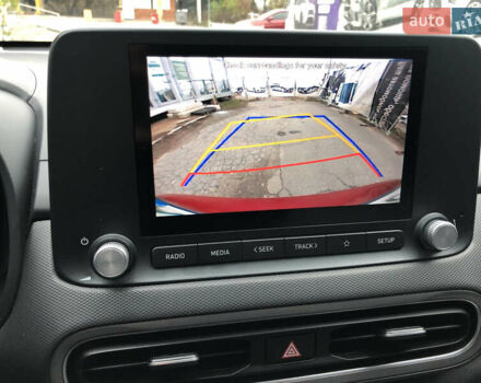 Красный Хендай Kona Electric, объемом двигателя 0 л и пробегом 104 тыс. км за 18200 $, фото 40 на Automoto.ua