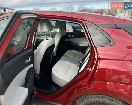 Красный Хендай Kona Electric, объемом двигателя 0 л и пробегом 100 тыс. км за 17200 $, фото 12 на Automoto.ua