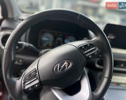 Красный Хендай Kona Electric, объемом двигателя 0 л и пробегом 100 тыс. км за 17200 $, фото 31 на Automoto.ua