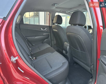 Красный Хендай Kona Electric, объемом двигателя 0 л и пробегом 41 тыс. км за 20000 $, фото 19 на Automoto.ua