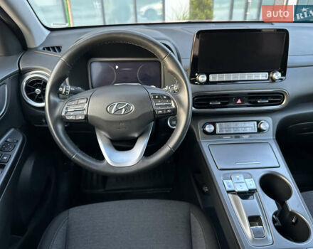 Красный Хендай Kona Electric, объемом двигателя 0 л и пробегом 41 тыс. км за 20000 $, фото 13 на Automoto.ua