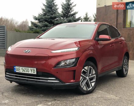 Красный Хендай Kona Electric, объемом двигателя 0 л и пробегом 104 тыс. км за 18200 $, фото 17 на Automoto.ua