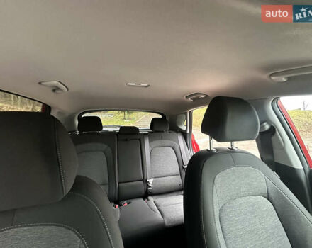 Красный Хендай Kona Electric, объемом двигателя 0 л и пробегом 87 тыс. км за 18500 $, фото 37 на Automoto.ua