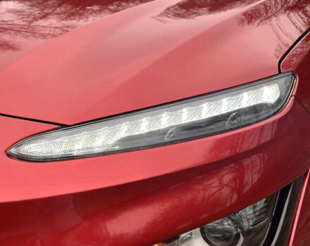 Красный Хендай Kona Electric, объемом двигателя 0 л и пробегом 87 тыс. км за 18500 $, фото 4 на Automoto.ua
