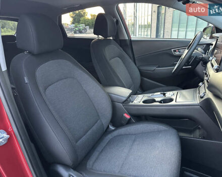 Красный Хендай Kona Electric, объемом двигателя 0 л и пробегом 41 тыс. км за 20000 $, фото 15 на Automoto.ua